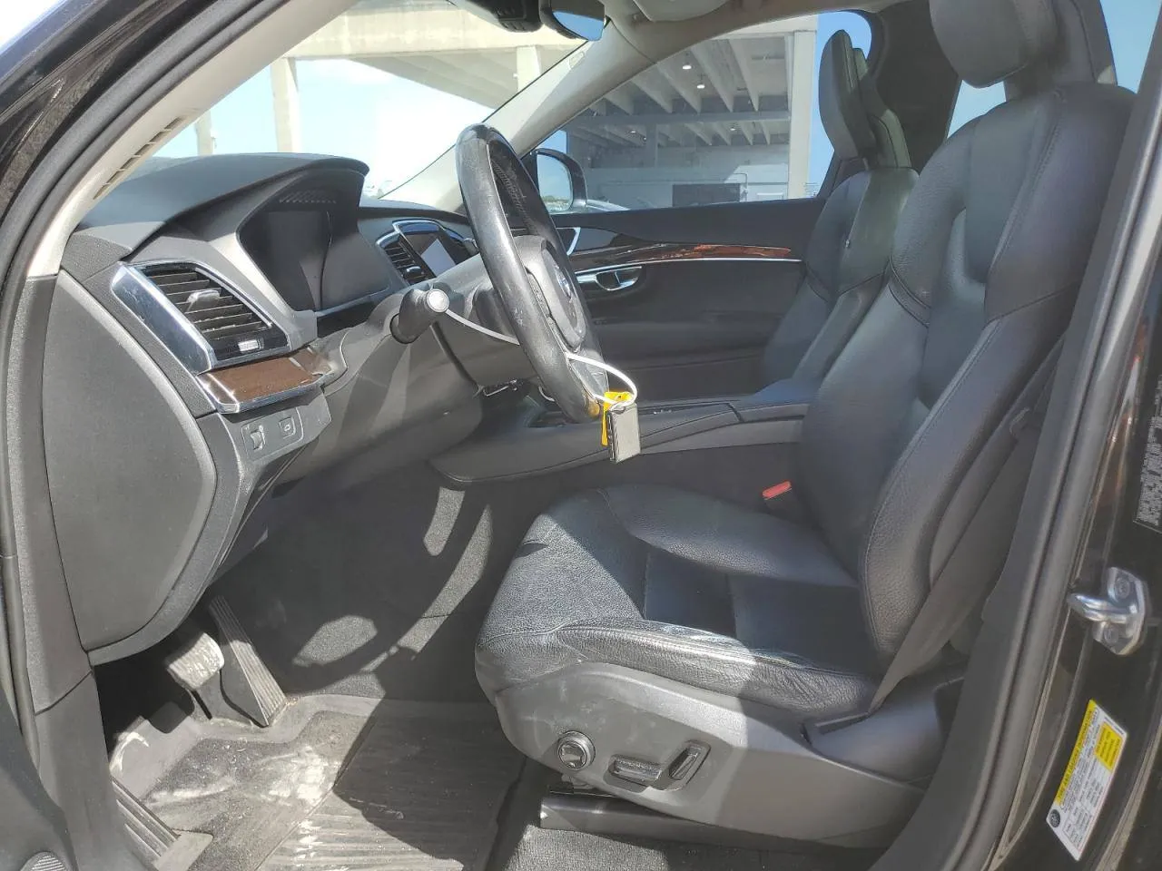 Фото VOLVO XC90 T6 – справа спереду