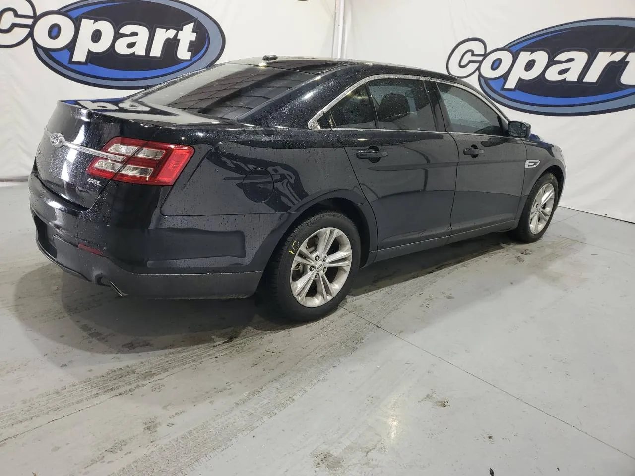 Фото FORD TAURUS SEL – справа спереду