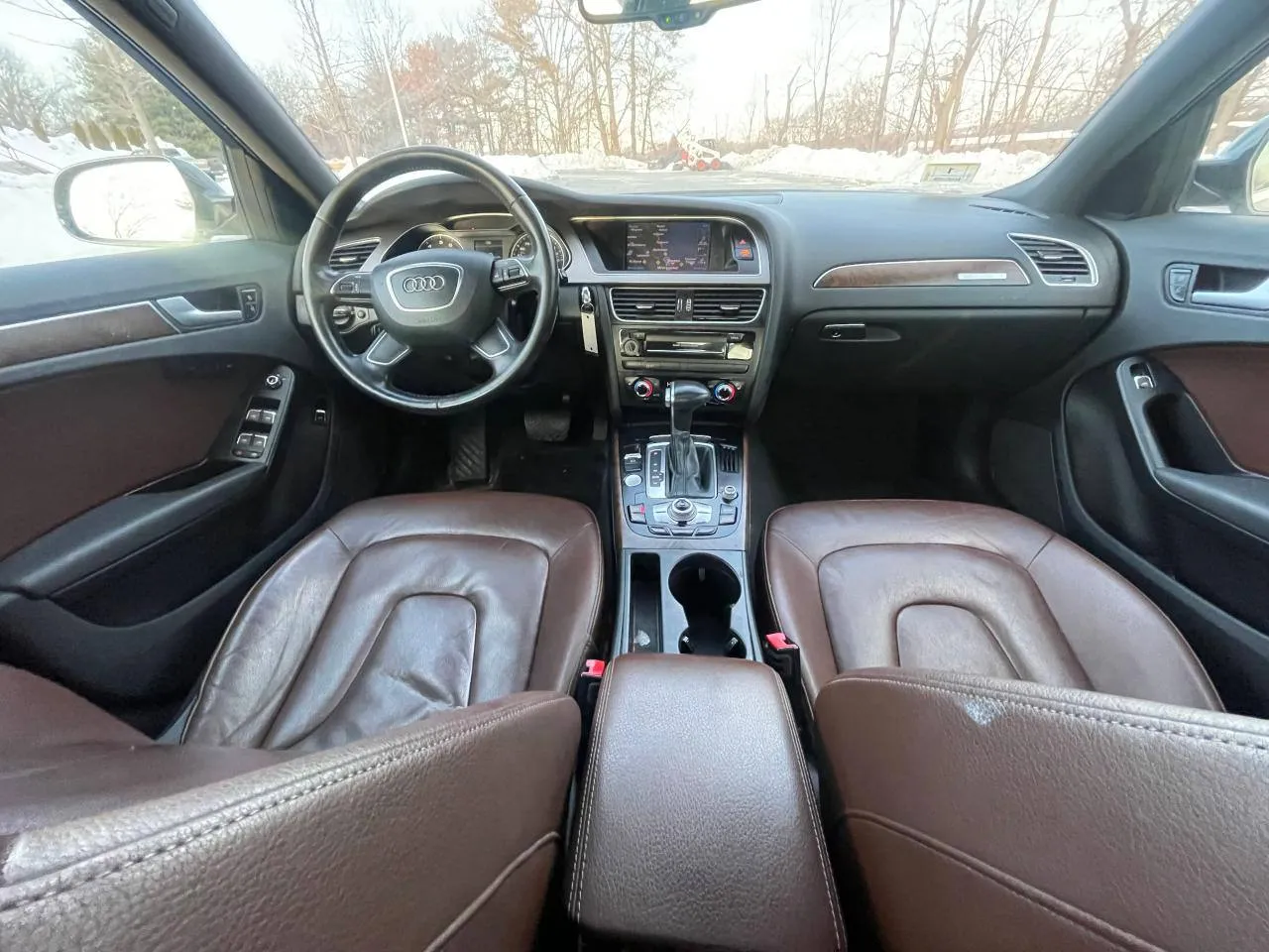 Фото AUDI A4 PREMIUM PLUS – спереді