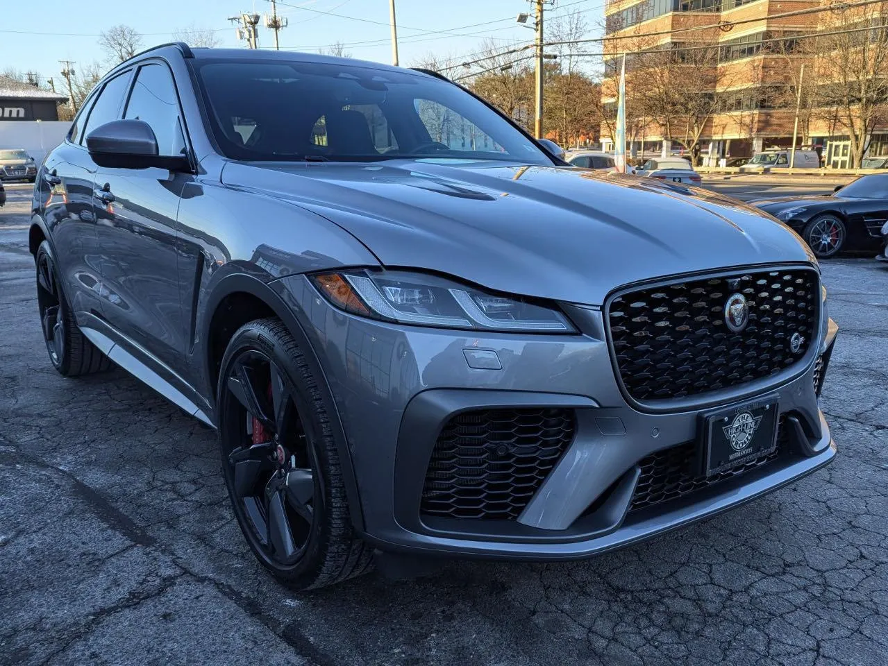 Фото JAGUAR F-PACE SVR  – салон передні сидіння