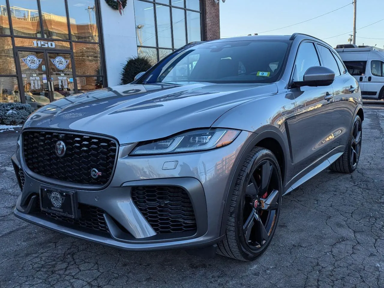 Фото JAGUAR F-PACE SVR  – кермо