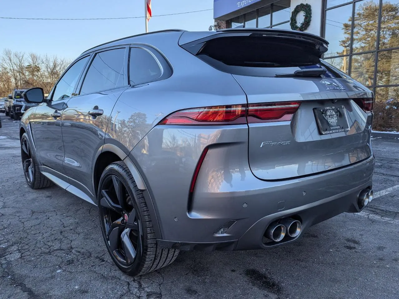 Фото JAGUAR F-PACE SVR  – спереді