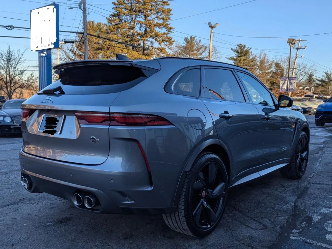 Фото JAGUAR F-PACE SVR  – багажник