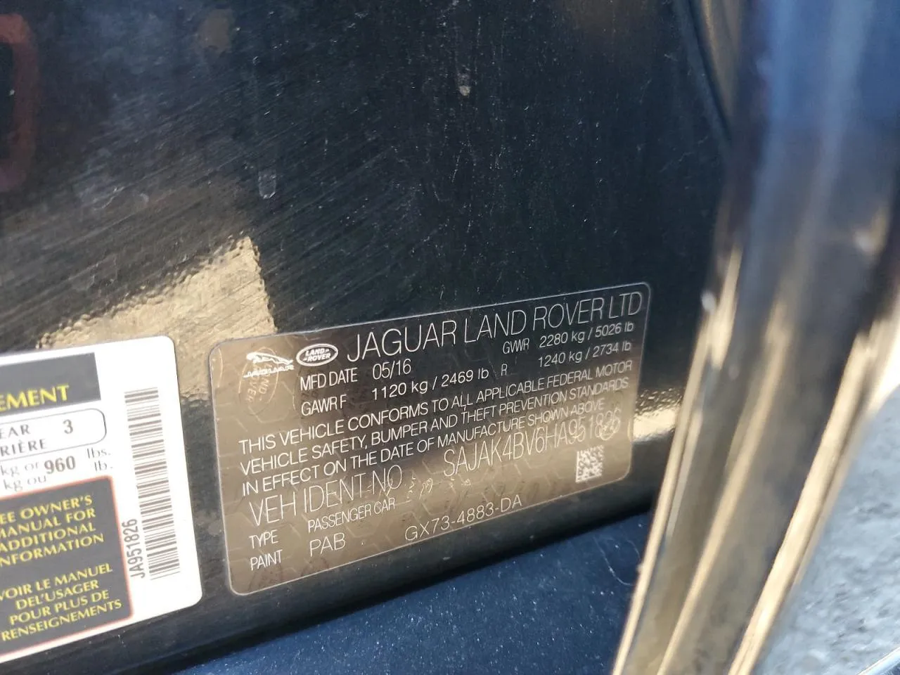 Фото JAGUAR XE PRESTIGE – справа спереду