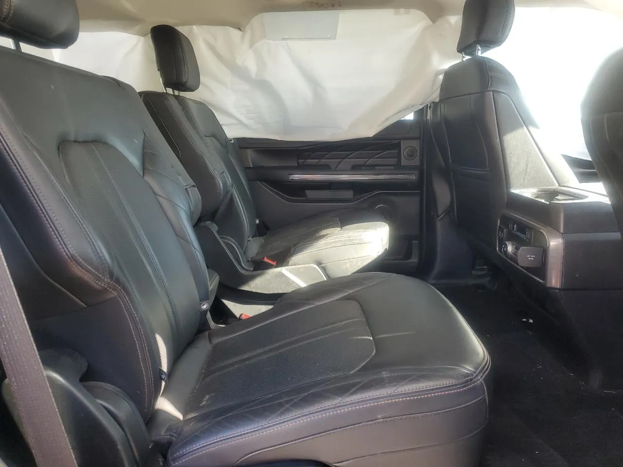 Фото FORD EXPEDITION PLATINUM – кермо