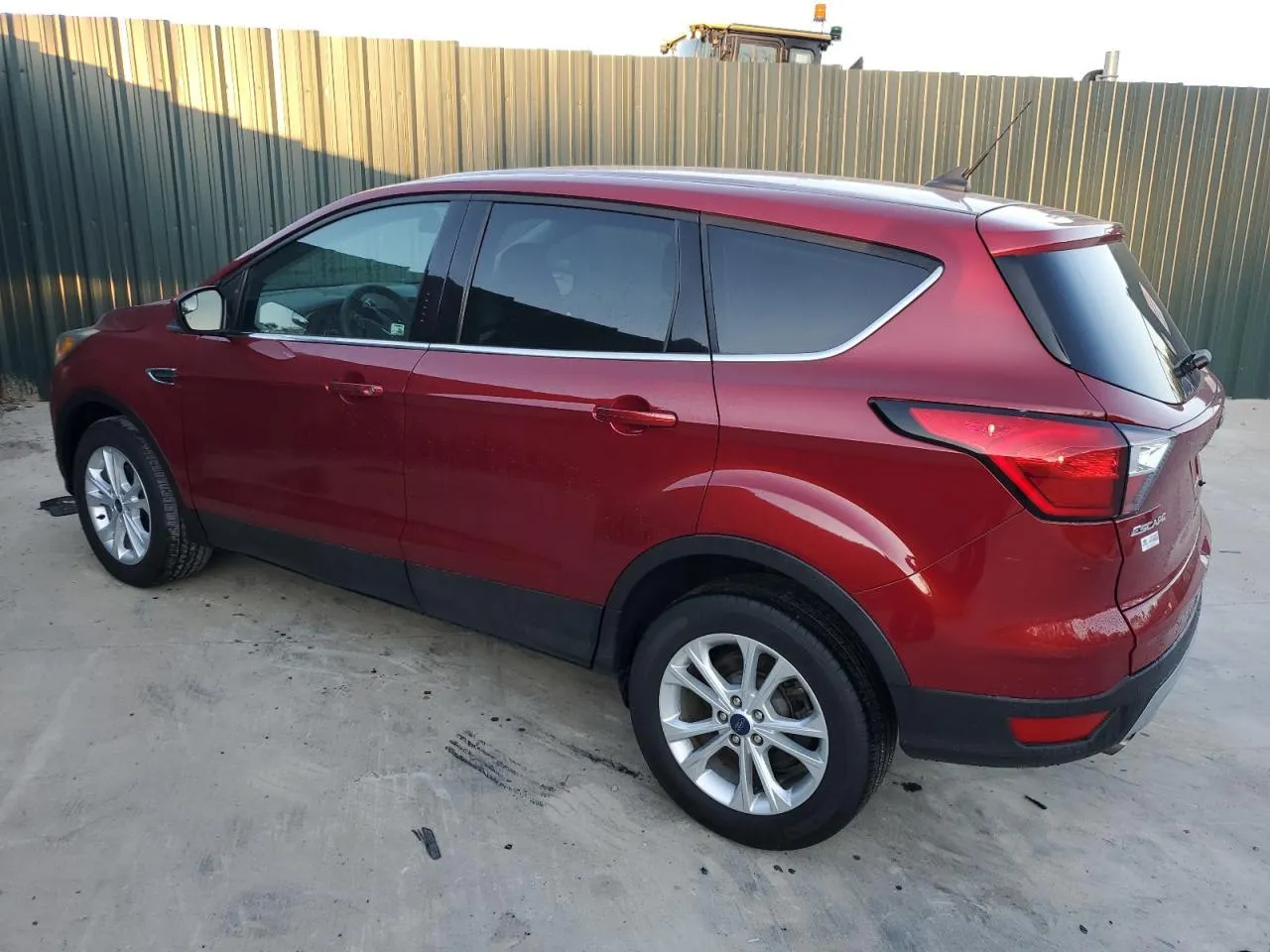 Фото FORD ESCAPE SE – справа ззаді