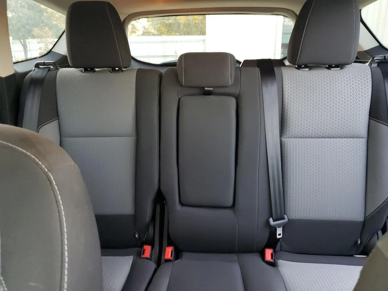 Фото FORD ESCAPE SE – салон передні сидіння