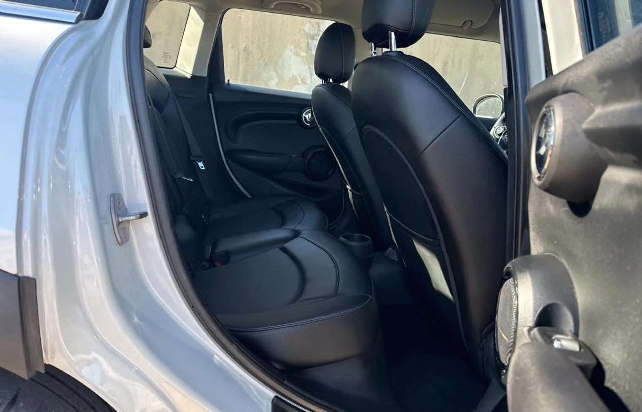 Фото MINI COOPER – спереді
