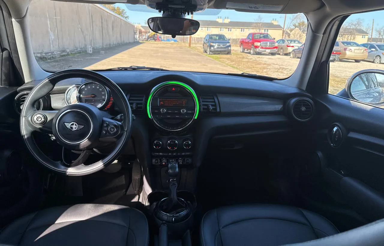 Фото MINI COOPER – салон задні сидіння