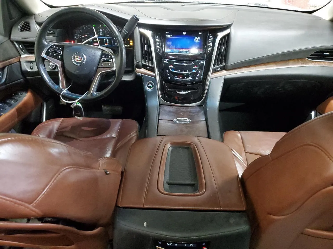 Фото CADILLAC ESCALADE ESV LUXURY – салон задні сидіння