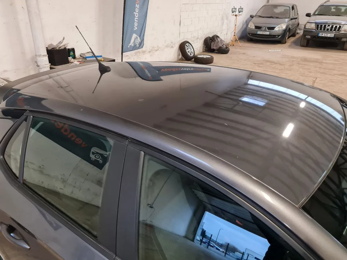 Фото Opel Corsa 1.2 Turbo Edition – справа спереду