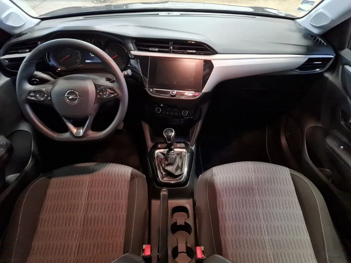 Фото Opel Corsa 1.2 Turbo Edition – збоку