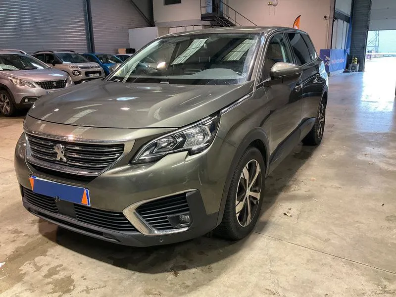 Фото Peugeot 5008 1.5 Blue-HDi Active Business – справа ззаді