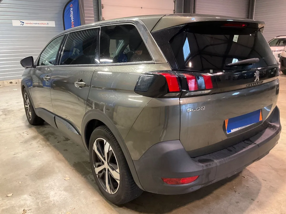 Фото Peugeot 5008 1.5 Blue-HDi Active Business – салон передні сидіння