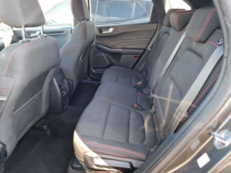Фото Ford Kuga 1.5 EcoBoost ST-Line – спереді