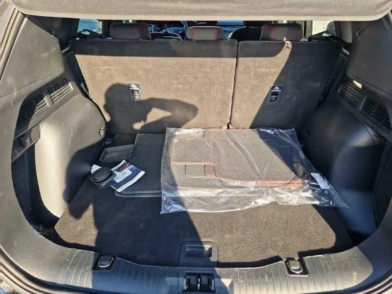 Фото Ford Kuga 1.5 EcoBoost ST-Line – зліва ззаді