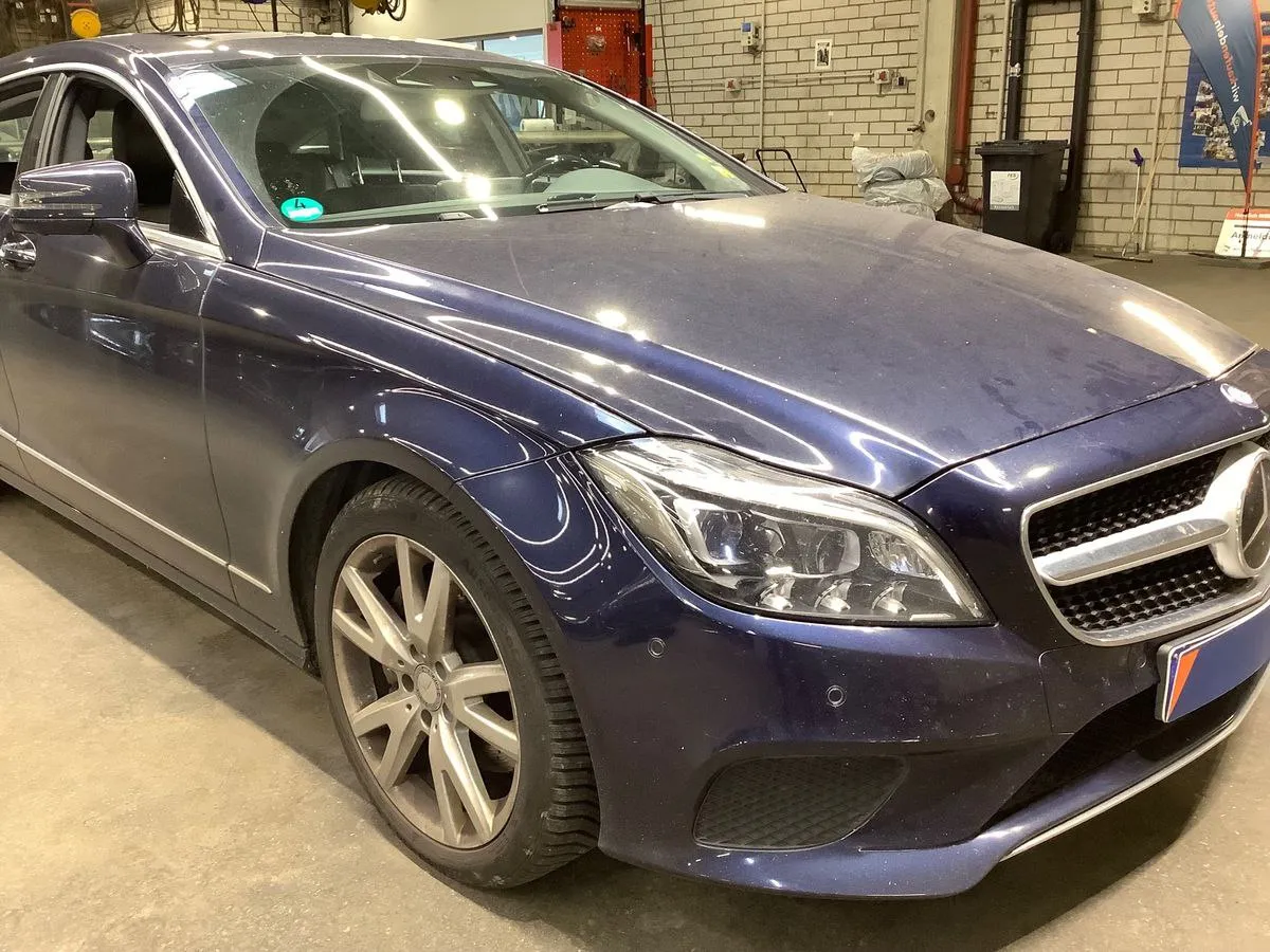 Фото Mercedes-Benz CLS 400 – панель приборів
