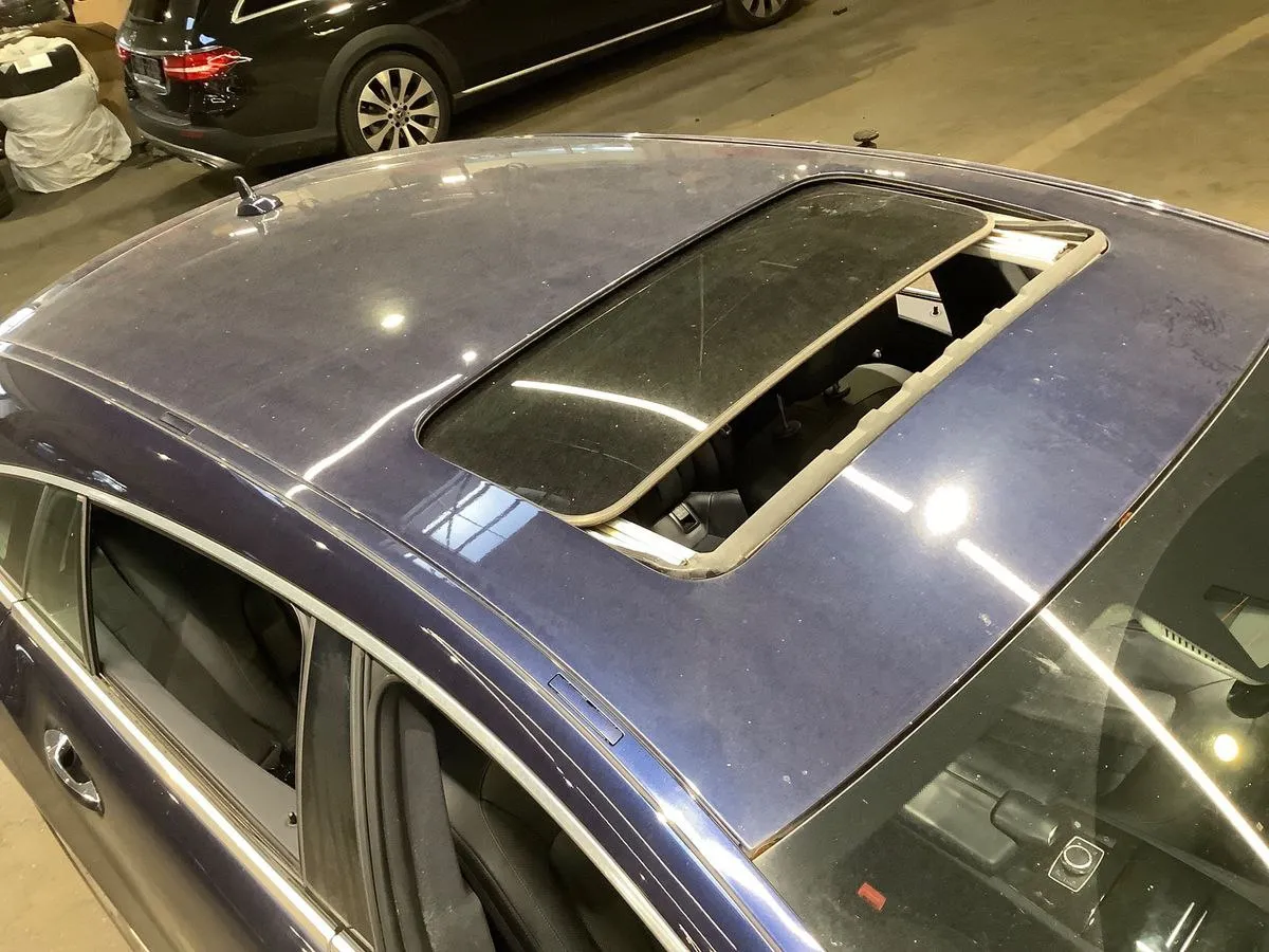 Фото Mercedes-Benz CLS 400 – збоку