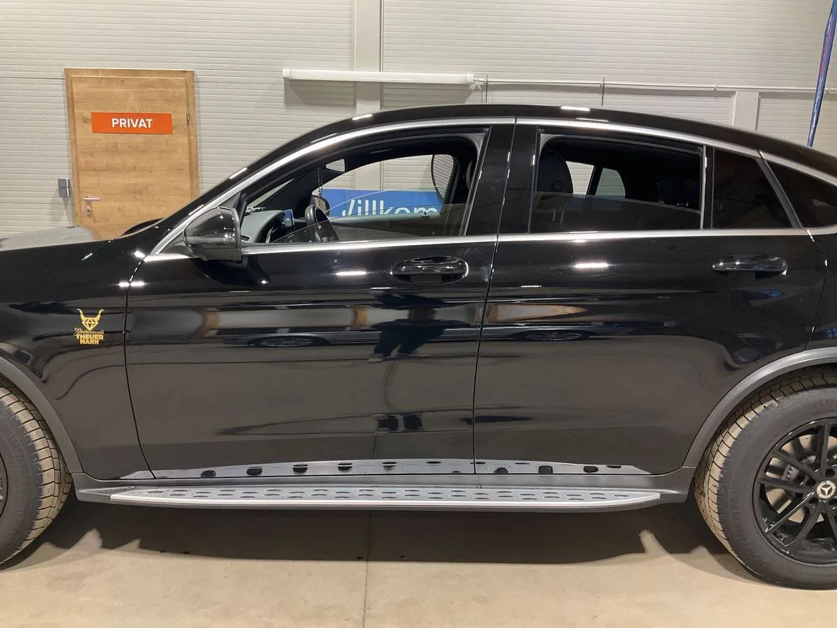 Фото Mercedes-Benz GLC 220 – панель приборів