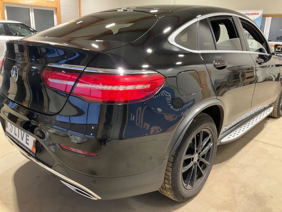 Фото Mercedes-Benz GLC 220 – кермо