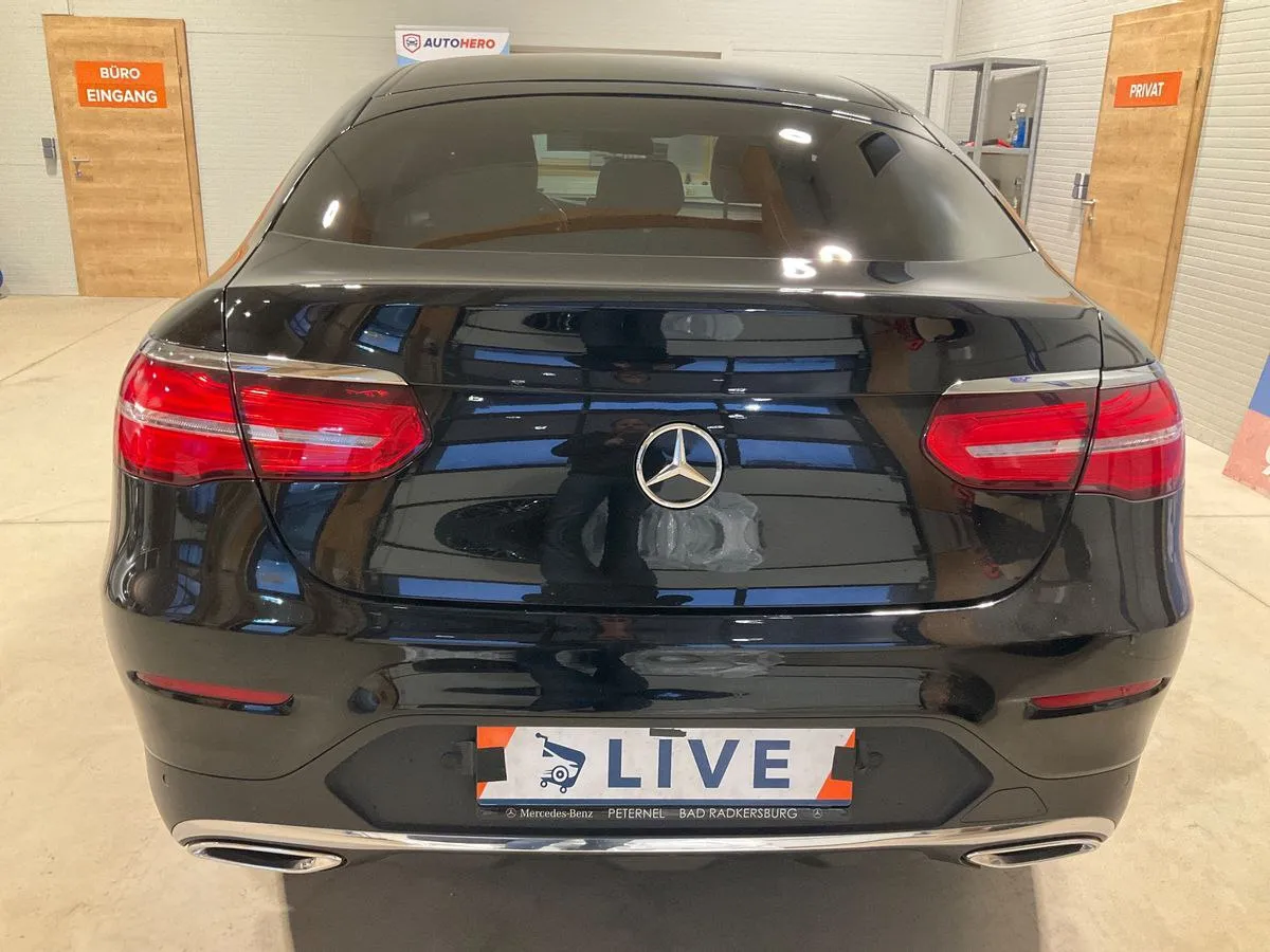 Фото Mercedes-Benz GLC 220 – салон задні сидіння