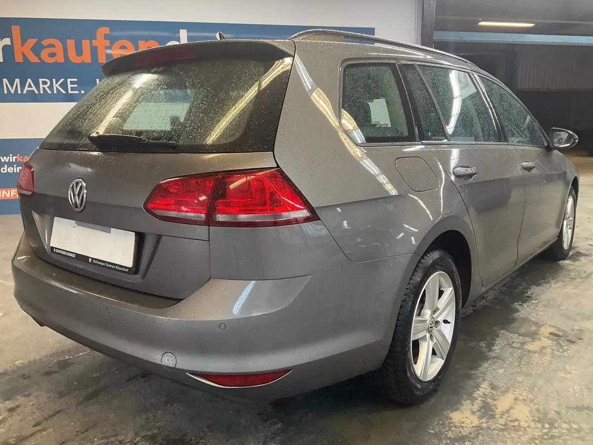 Фото Volkswagen Golf VII – кермо