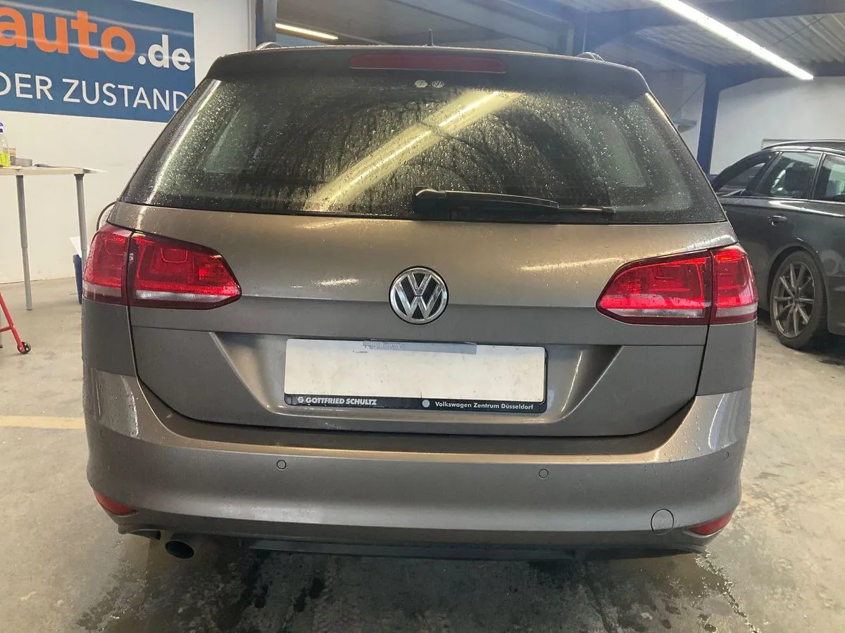 Фото Volkswagen Golf VII – Vin code