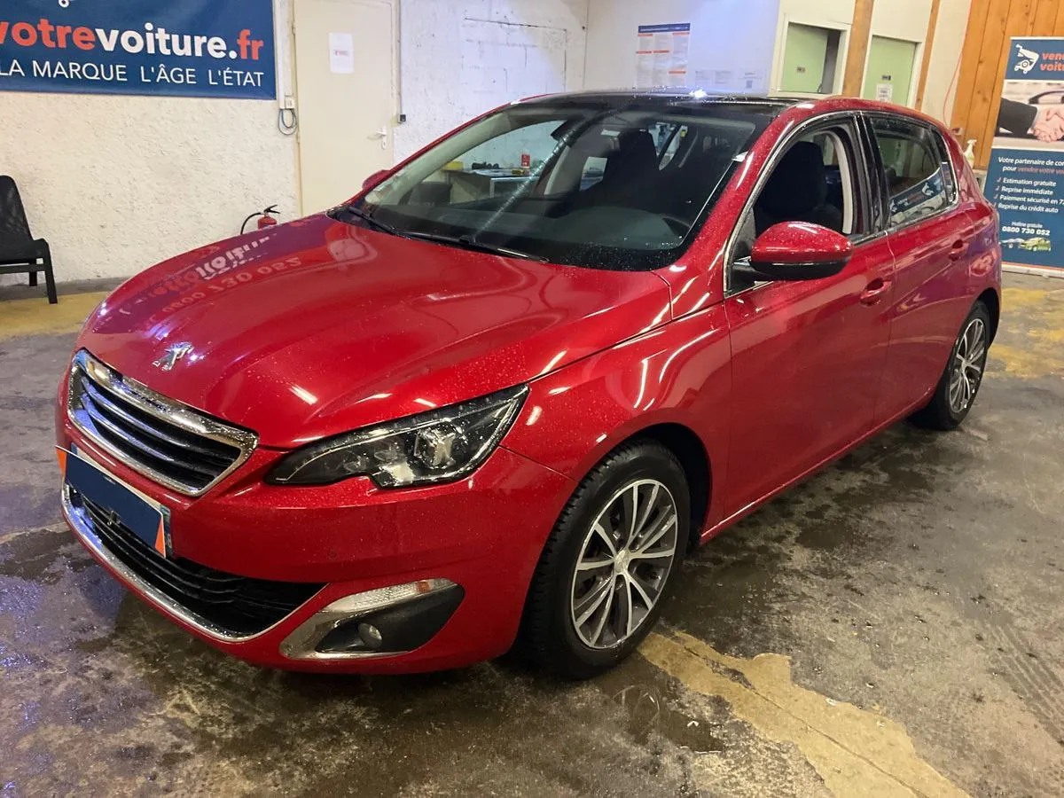 Фото Peugeot 308 1.6 Turbo Allure – справа ззаді