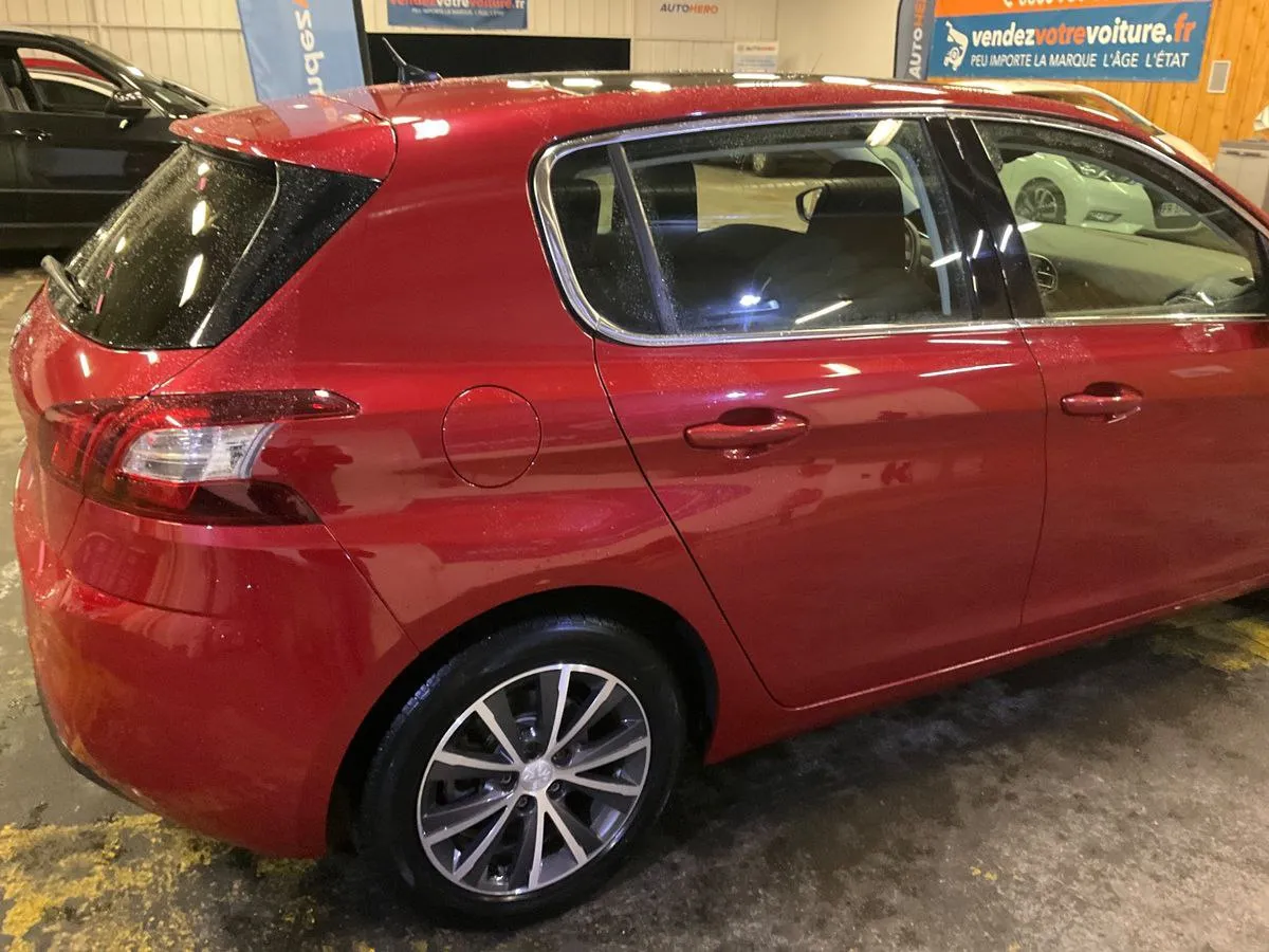 Фото Peugeot 308 1.6 Turbo Allure – зліва ззаді