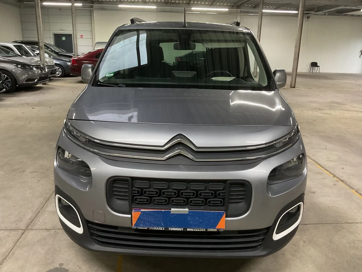 Фото Citroen Berlingo – салон передні сидіння