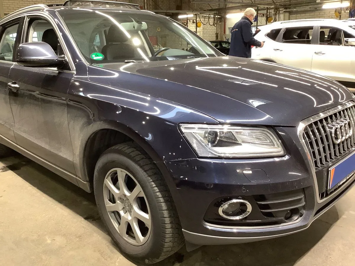 Фото Audi Q5 2.0 TFSI quattro – салон передні сидіння