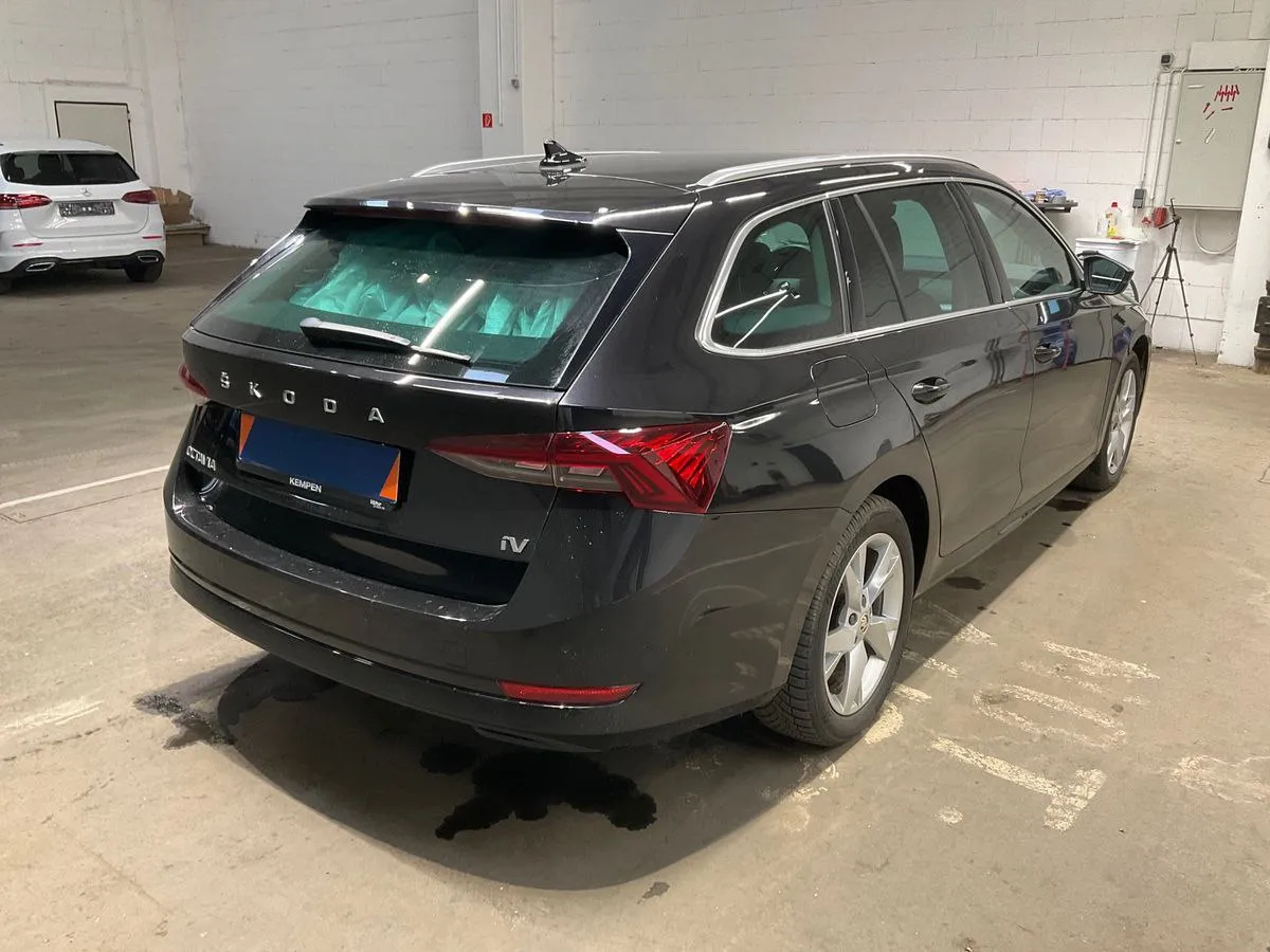 Фото Skoda Octavia Style – зліва зпереду