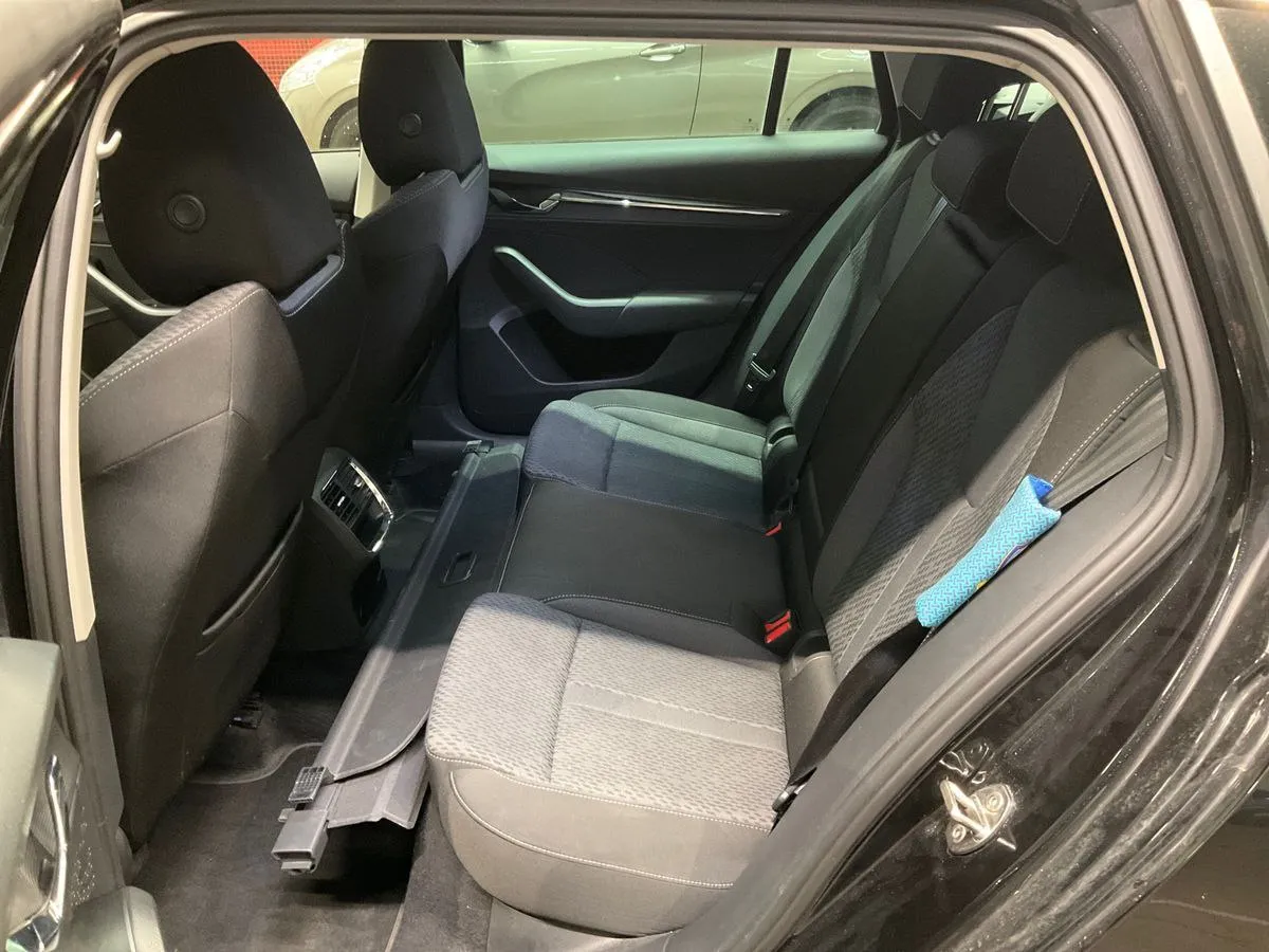 Фото Skoda Octavia Style – кермо
