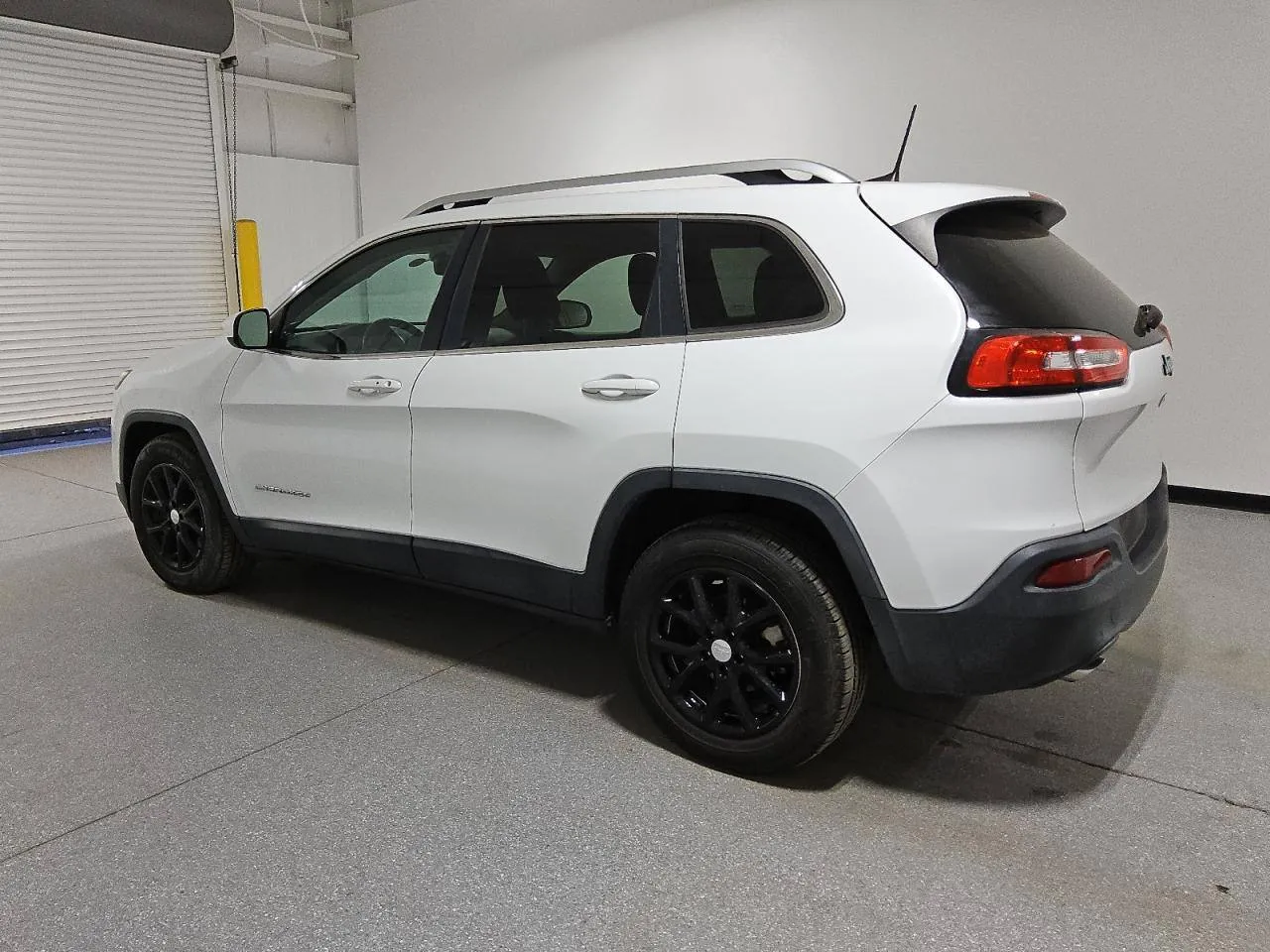 Фото JEEP CHEROKEE LATITUDE – кермо