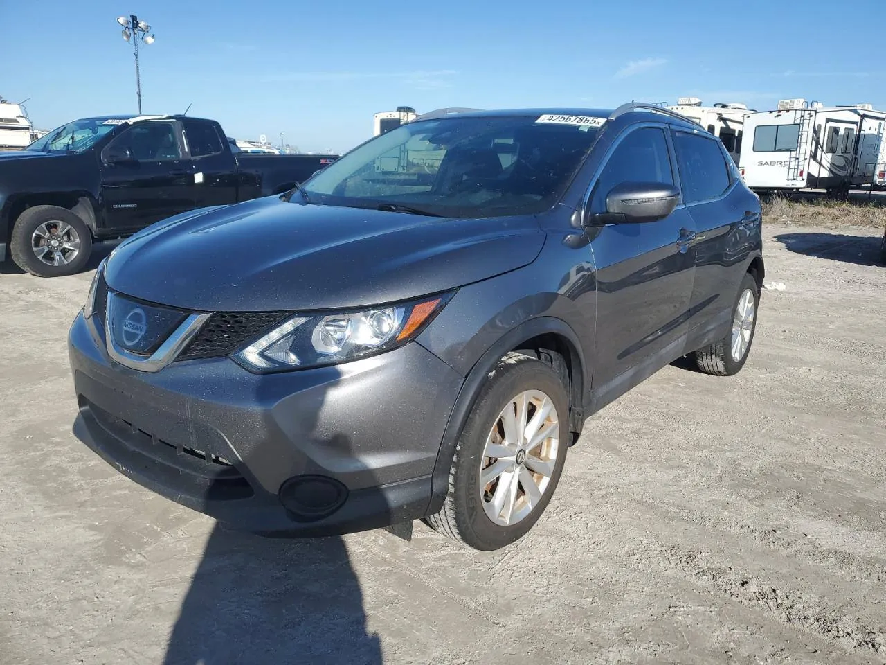 Фото NISSAN ROGUE SPORT S – салон задні сидіння