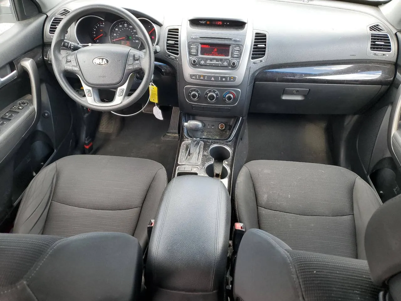 Фото KIA SORENTO LX – салон передні сидіння