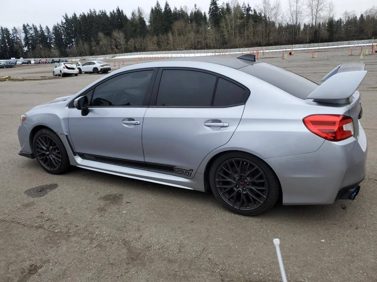 Фото SUBARU WRX STI – салон передні сидіння