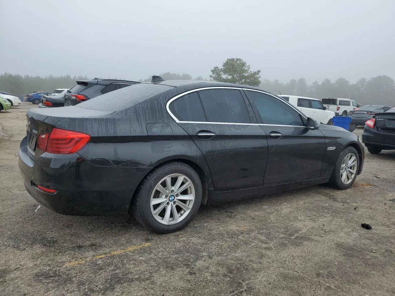 Фото BMW 528 XI – збоку