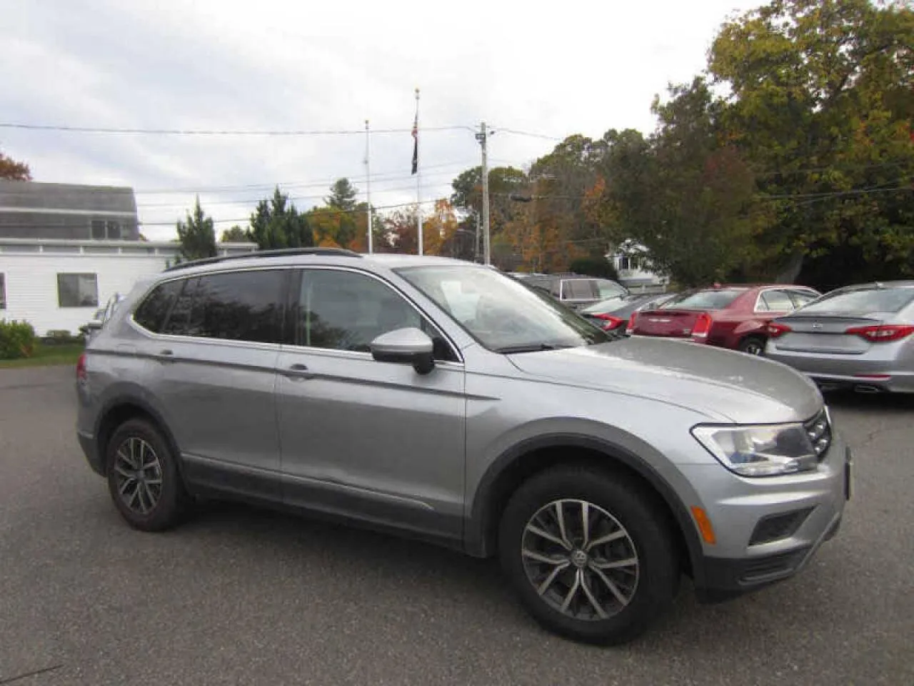 Фото VOLKSWAGEN TIGUAN SE – салон передні сидіння