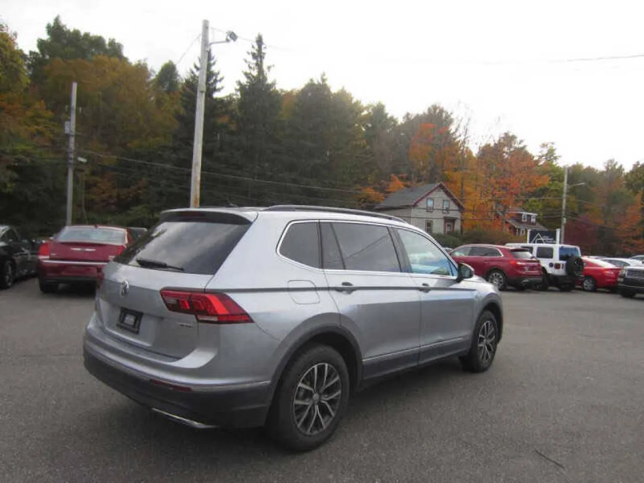 Фото VOLKSWAGEN TIGUAN SE – спереді