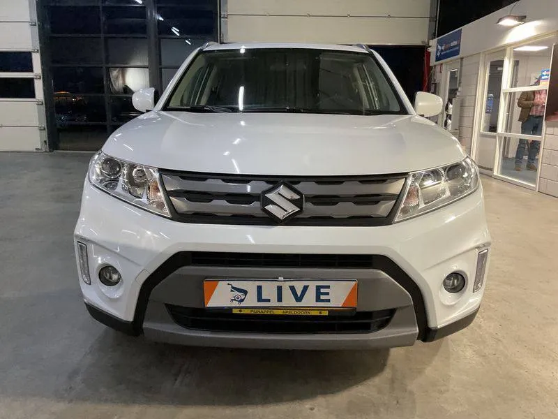 Фото Suzuki Vitara – панель приборів