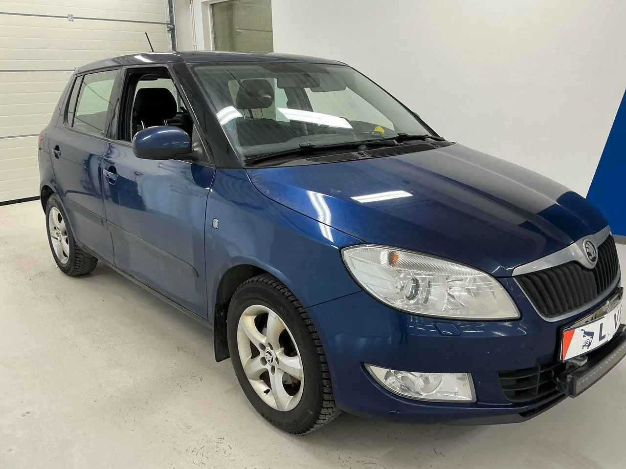 Фото Skoda Fabia Elegance – справа спереду