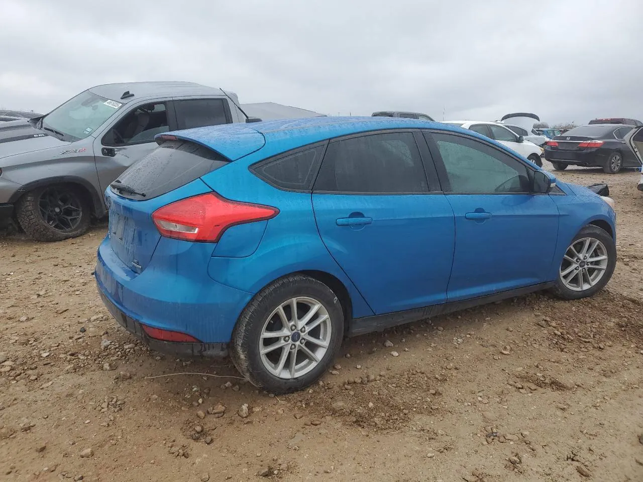 Фото Ford Focus SE – салон передні сидіння