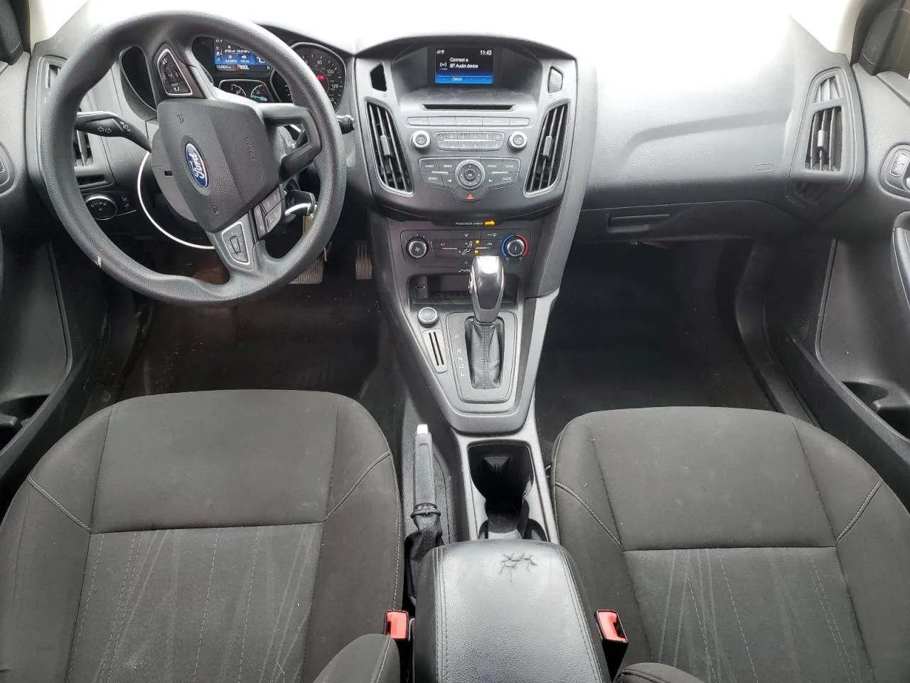 Фото Ford Focus SE – збоку
