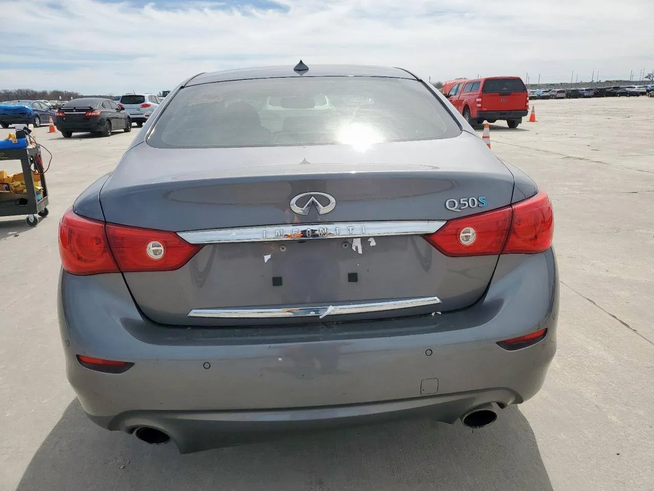 Фото Infiniti Q50 Hybrid Premium – зліва зпереду
