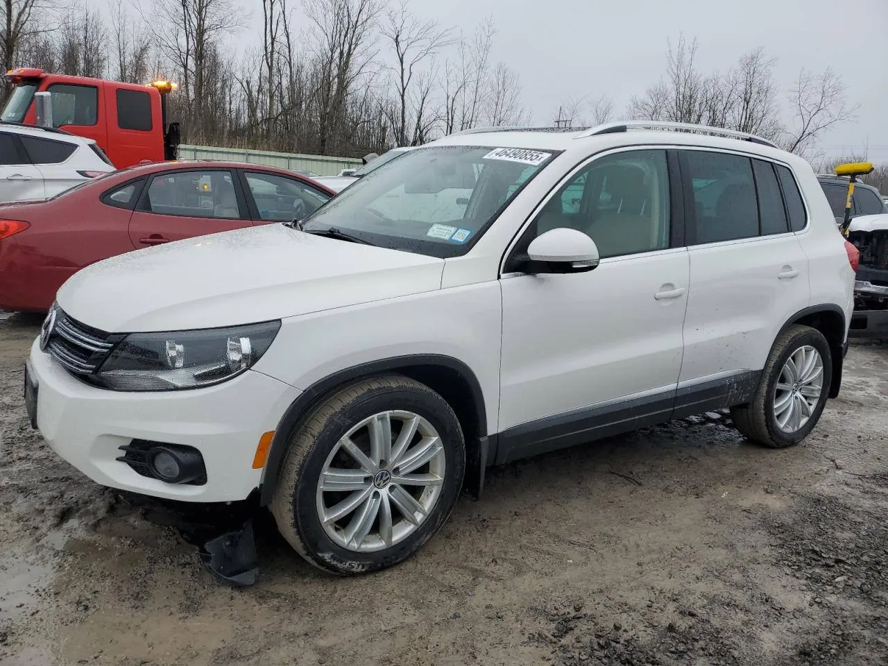 Фото Volkswagen Tiguan S – спереді