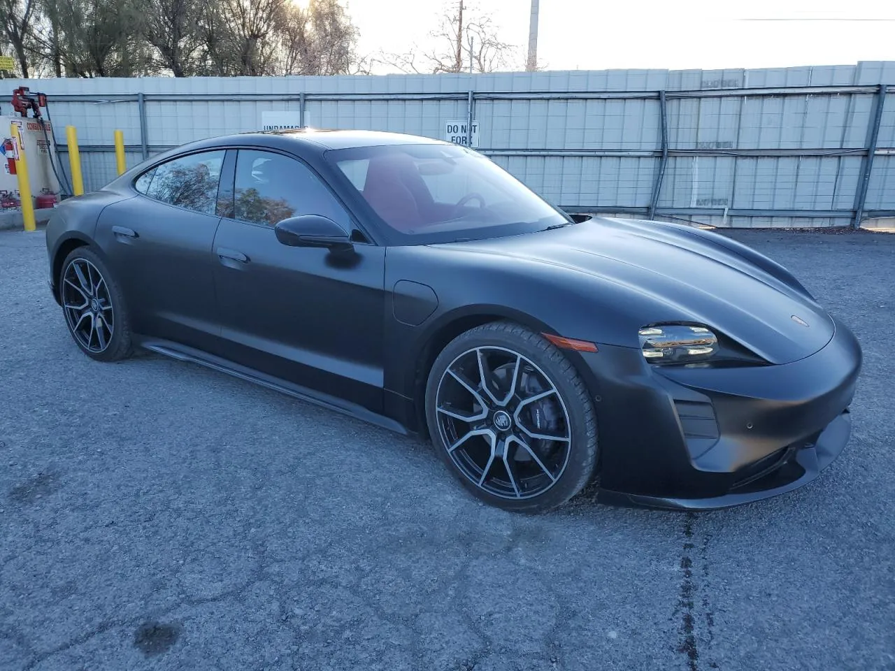 Фото PORSCHE TAYCAN – салон задні сидіння