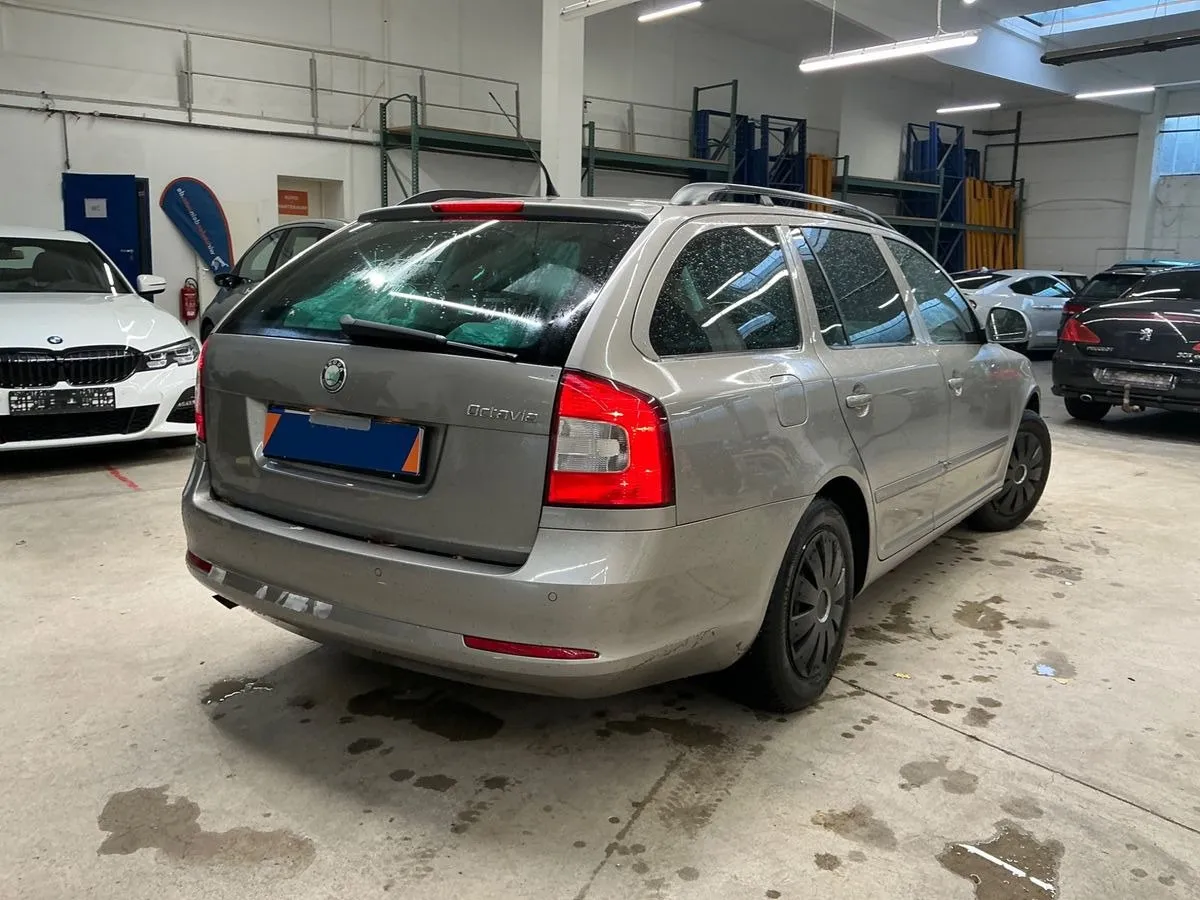 Фото Skoda Octavia – кермо